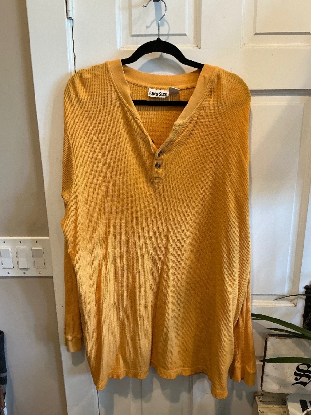 Men’s Henley in 2xl! Like new!